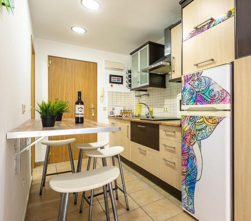Kuchyňa alebo kuchynka v ubytovaní Apartamento El Oasis VIP-Torremolinos