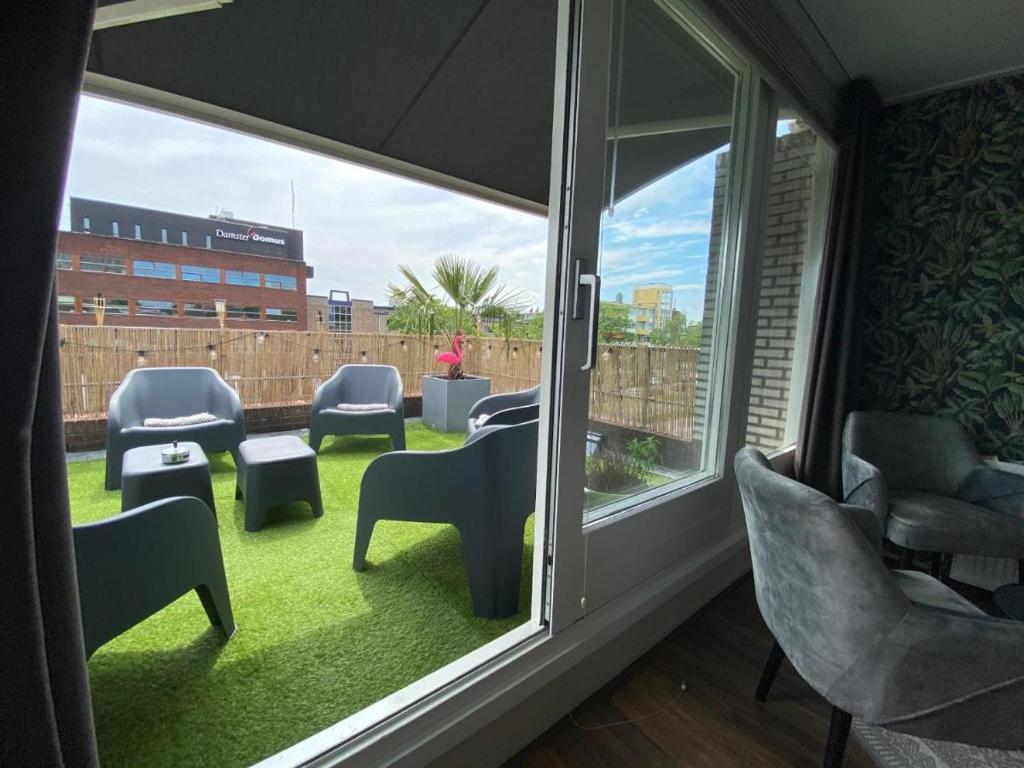 The Jungle - duo studio with kingsize terrace