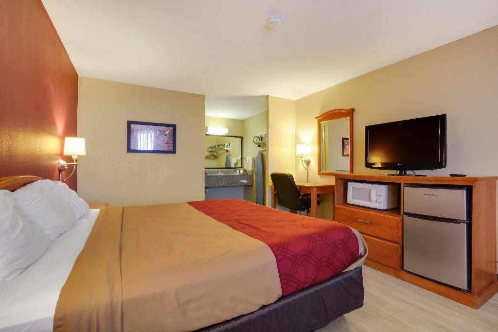 Mill Tree Inn Millington - King Room - Accessible/Smoking