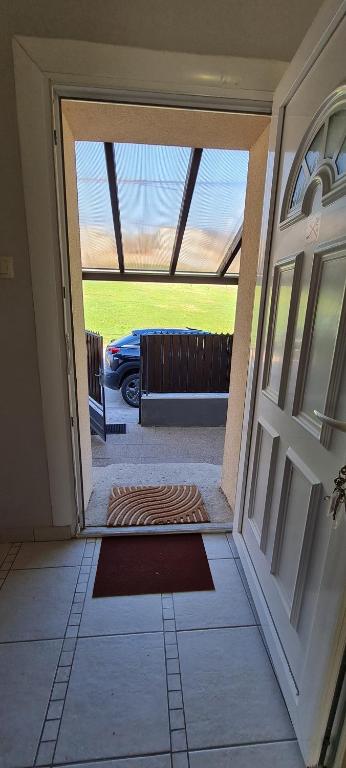 Fotografie z fotogalerie ubytování Lugas Apartman Miskolctapolca 2 hálószoba Dézsa és Jakuzzi közel a Barlangfürdőhöz v destinaci Miskolctapolca