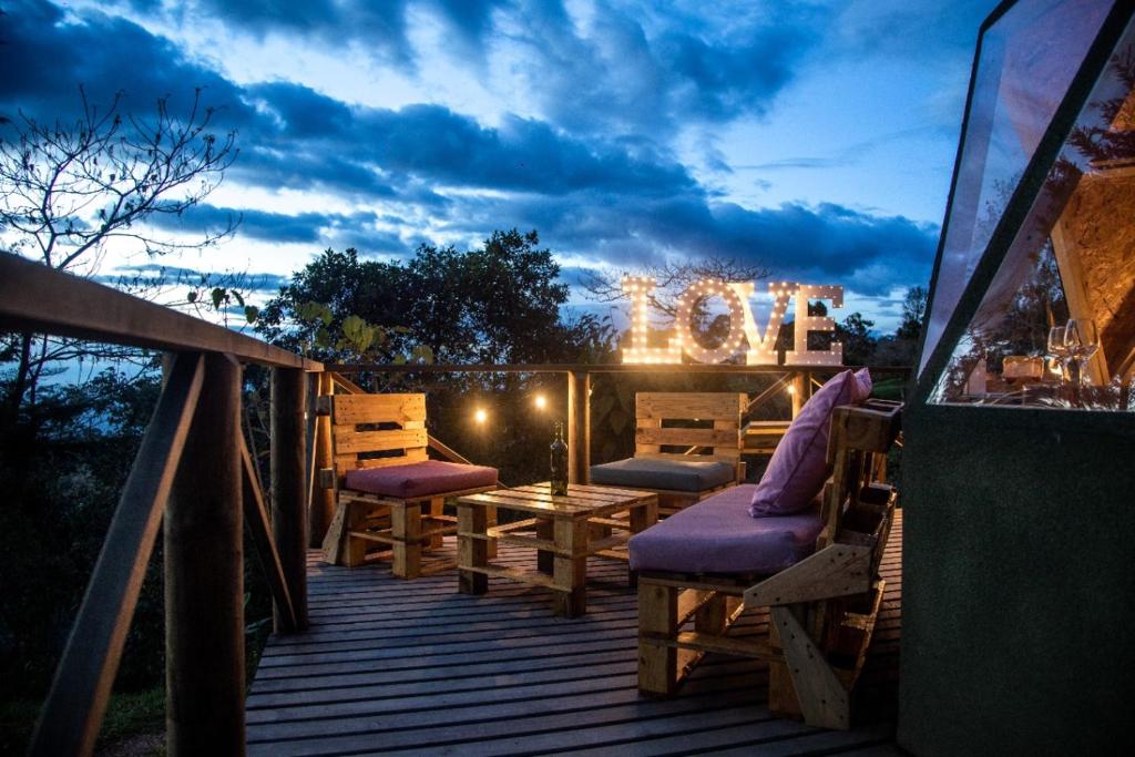 Balkon oz. terasa v nastanitvi Yátaro Refugio Glamping