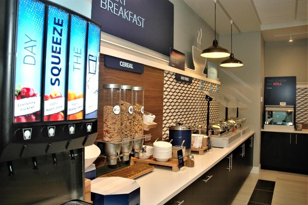 Holiday Inn Express & Suites - Edmonton SW – Windermere by IHG - Resim 26