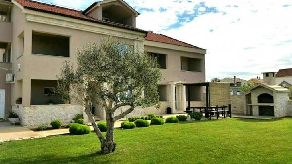 Vonkajšia záhrada v ubytovaní Family friendly apartments Kim - by TA Leut Agency