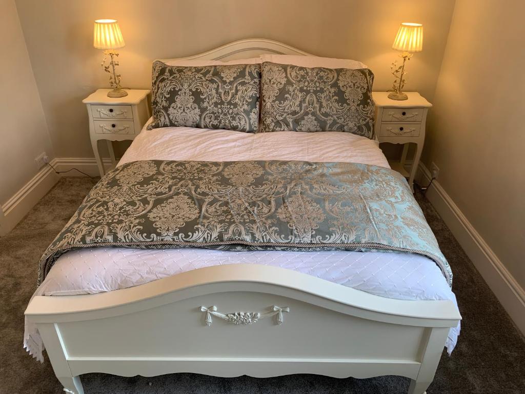 Luxury House, central Stamford with parking - 两居室房屋