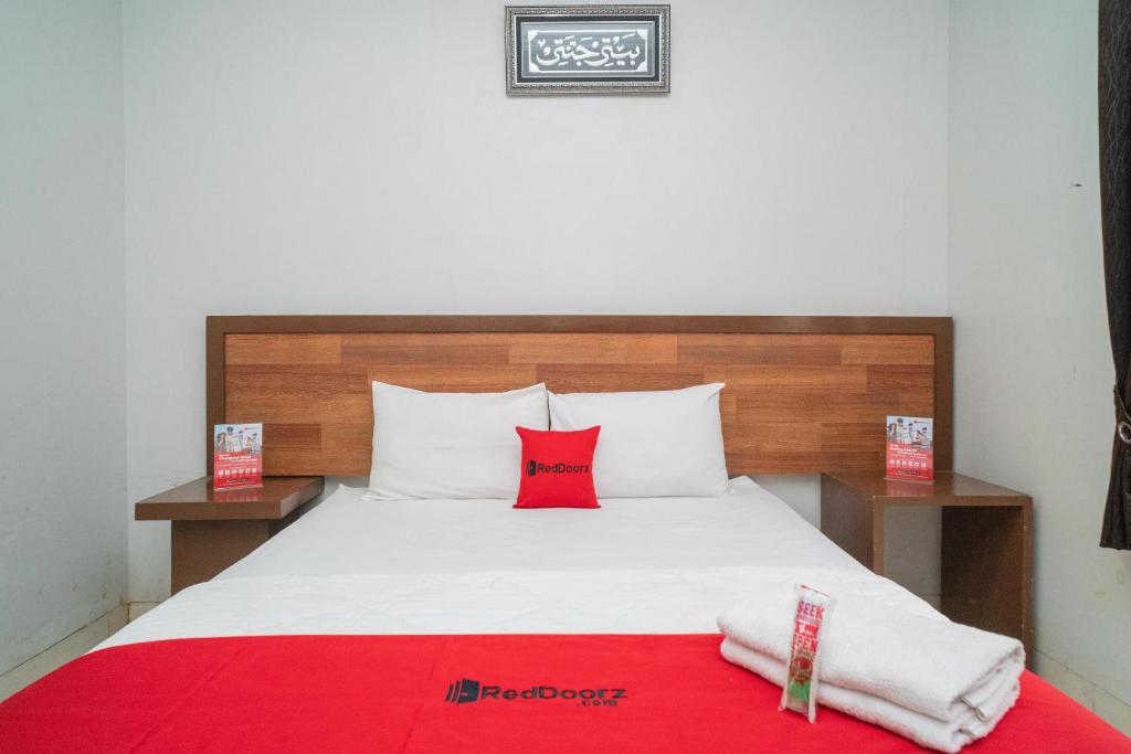 RedDoorz Syariah Near Tugu Dodol Kandangan - Chambre Double Standard