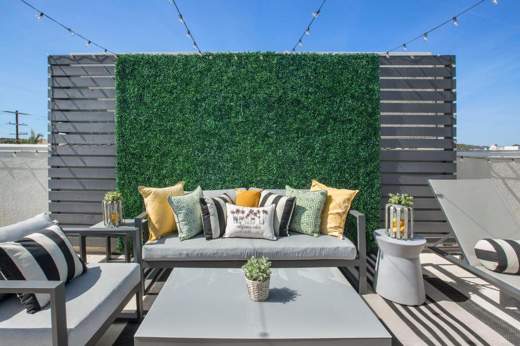 LA Harbor Home with Private Rooftop near #DTLA - Four-Bedroom House