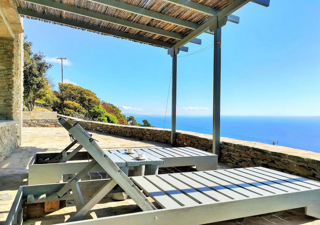 Gallery image of Blue on Blue Andros in Zaganiáris