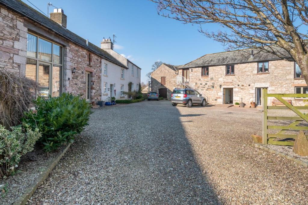 Moorfoot Court Cottages