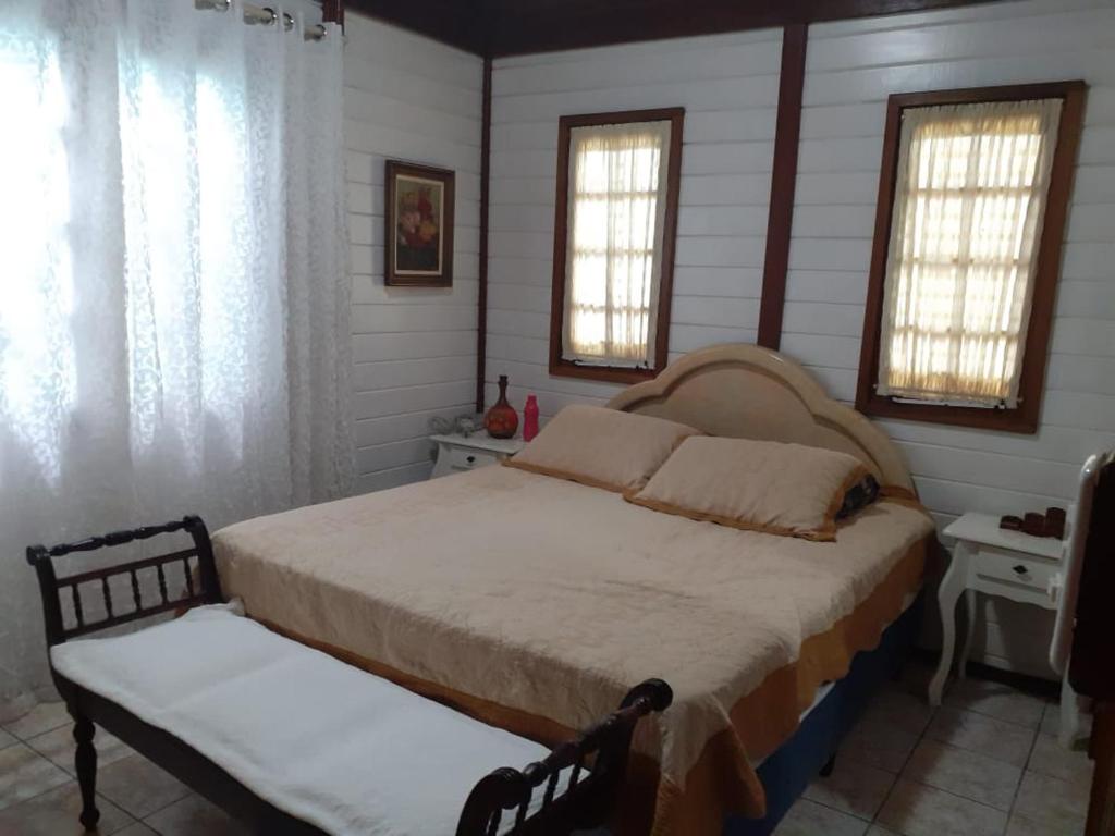 Casa Agradável, 50m da Praia Freguesia do Ribeirão da Ilha - Casa De Tres Dormitorios