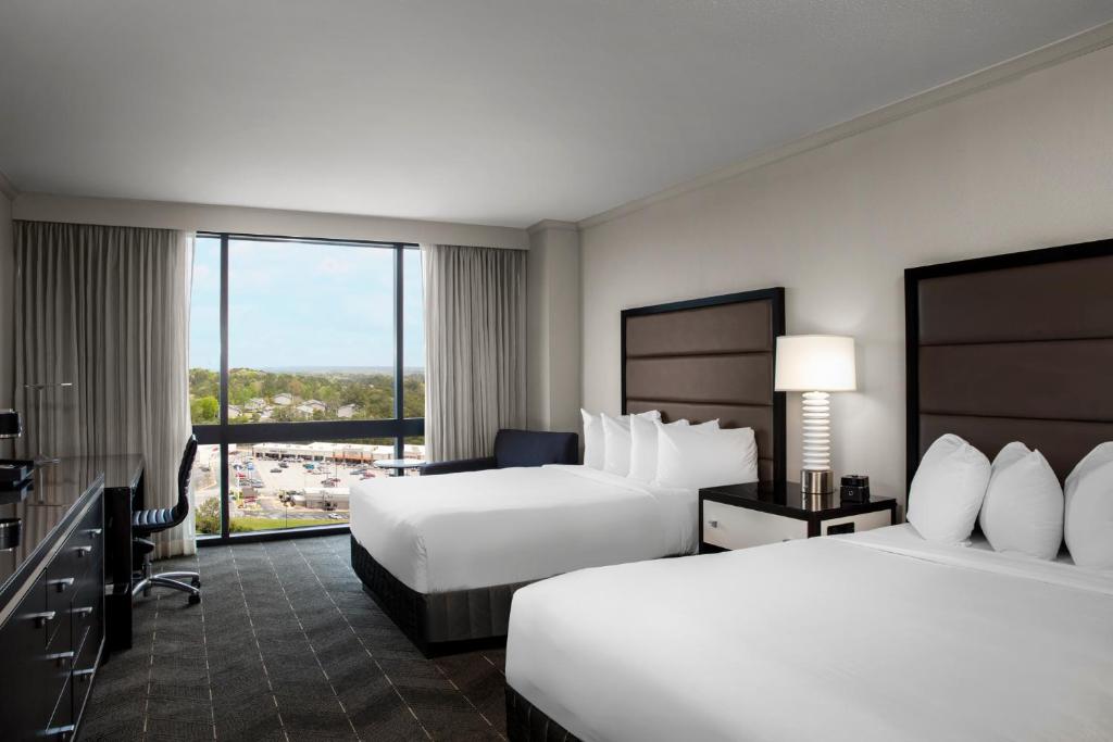 Hyatt Regency Birmingham - The Wynfrey Hotel - 