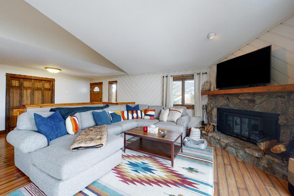 The Nugget Ski Chalet - Housity