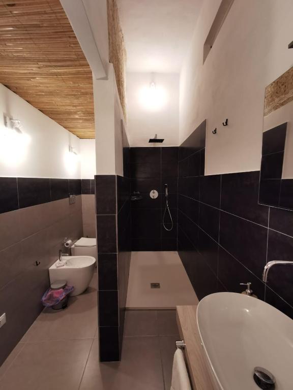 Koupelna v ubytování Hercules Suites