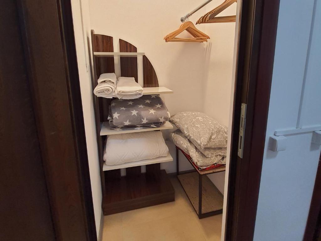 Fotografie z fotogalerie ubytování House & Yard Sesil M 110m to beach Kaprovani v destinaci Ureki