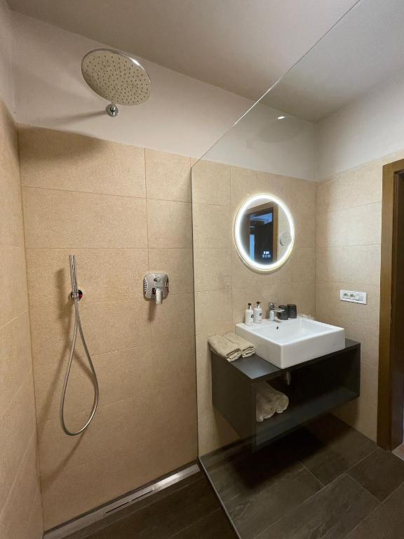 Hotel Residence MaVie - Double Room With Balcony
