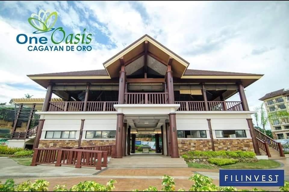 una decoración de una casa con balcón en One Oasis by Paseo de Corazon Residence, en Cagayan de Oro