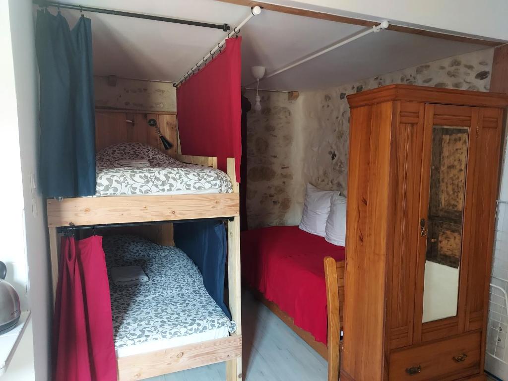 Postel nebo postele na pokoji v ubytování Cafe Vals