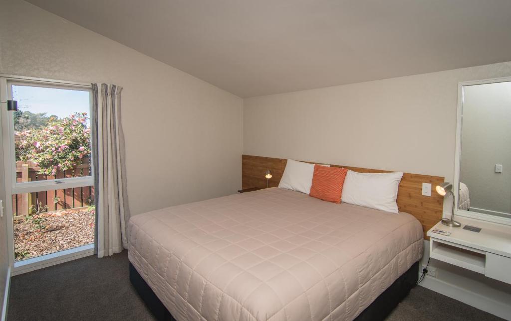 Cedar Lodge Motel - Resim 28