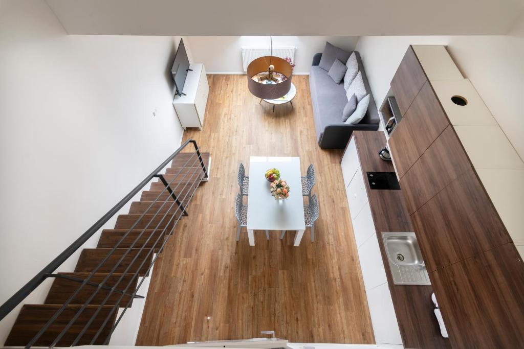 Prague Tales Boutique Residence by Dwellfort - Resim 6