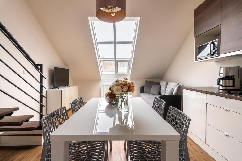 Prague Tales Boutique Residence by Dwellfort - Apartamento Dúplex