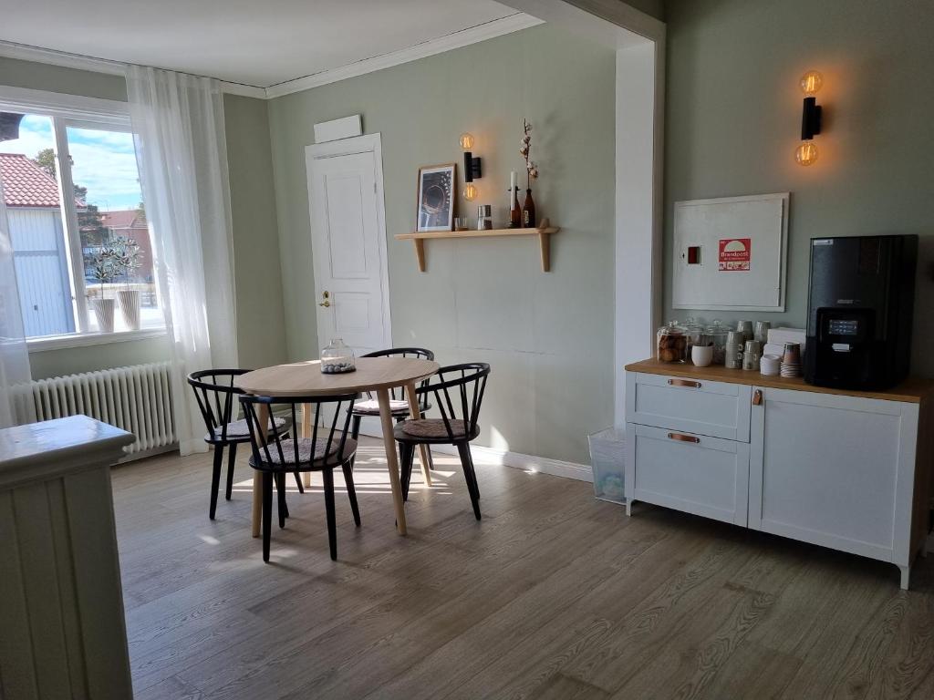 Kuchyň nebo kuchyňský kout v ubytování Byske Gästgivargård