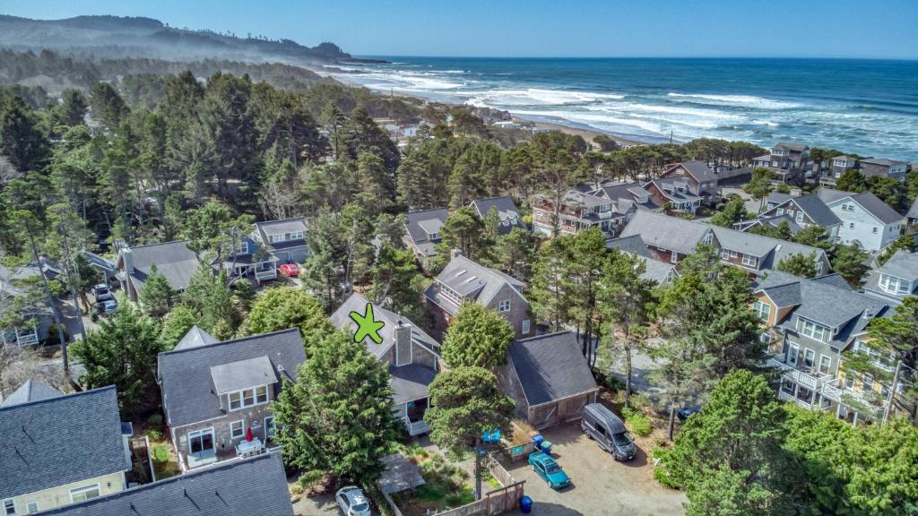 Cape Cod Hideaway - Housity