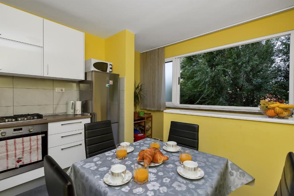 Kuchyňa alebo kuchynka v ubytovaní Apartman Goranka