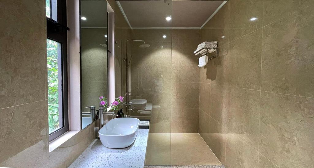 PHOENIX MINH CHÂU HOTEL - 4