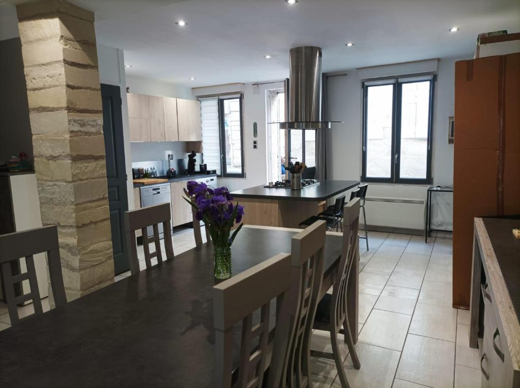 Dapur atau dapur kecil di Agréable maison de ville tout confort