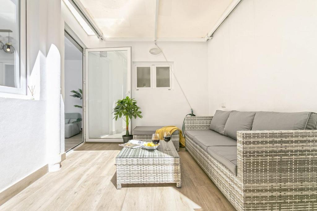 Posezení v ubytování Precioso apartamento con Patio