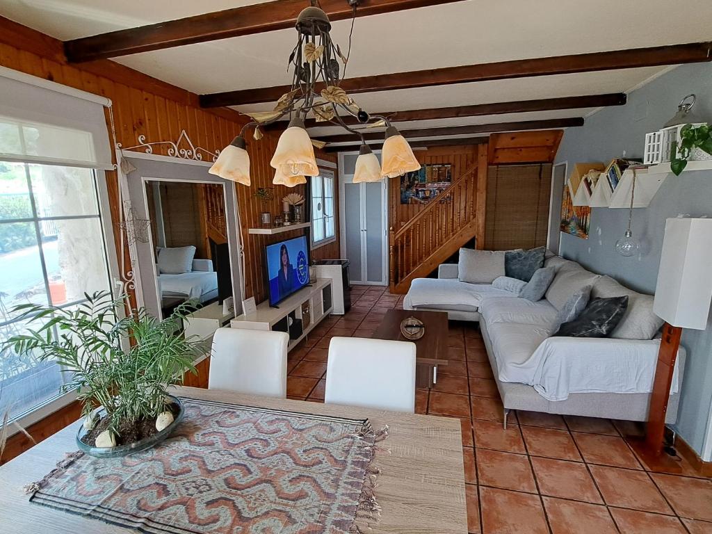 A seating area at Casa con encanto