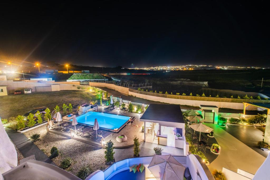 Santoterra Antigua Suites - 16