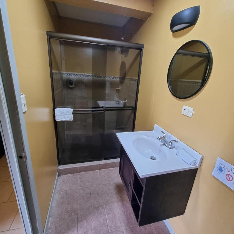 Koupelna v ubytování Hotel Ticozuma