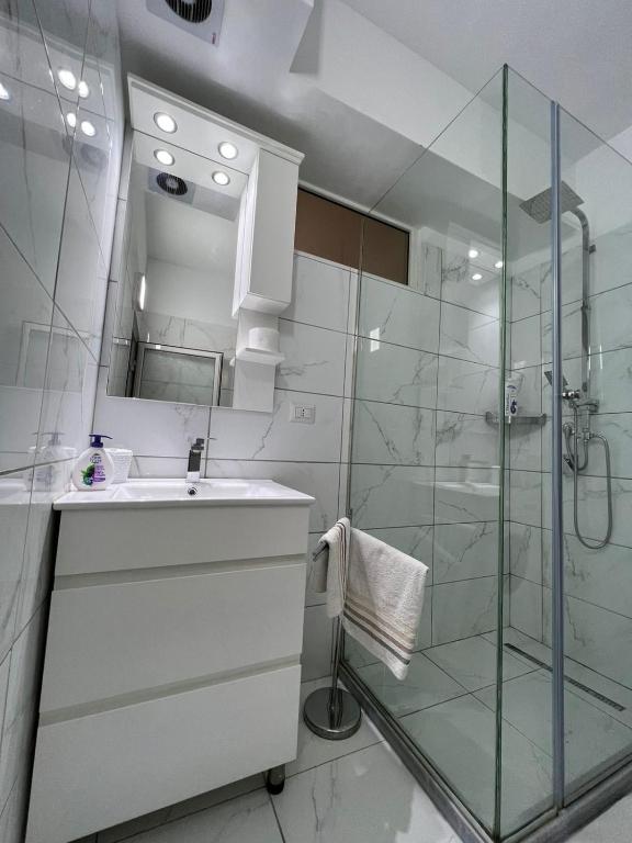 Kúpeľňa v ubytovaní Shkodra Duplex Apartment