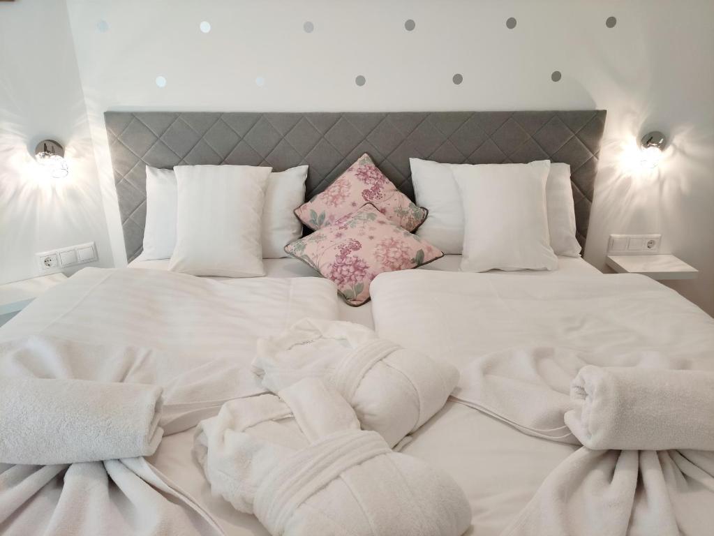 Posteľ alebo postele v izbe v ubytovaní Spa Residence Carbona EmDoNa Luxury Apartment