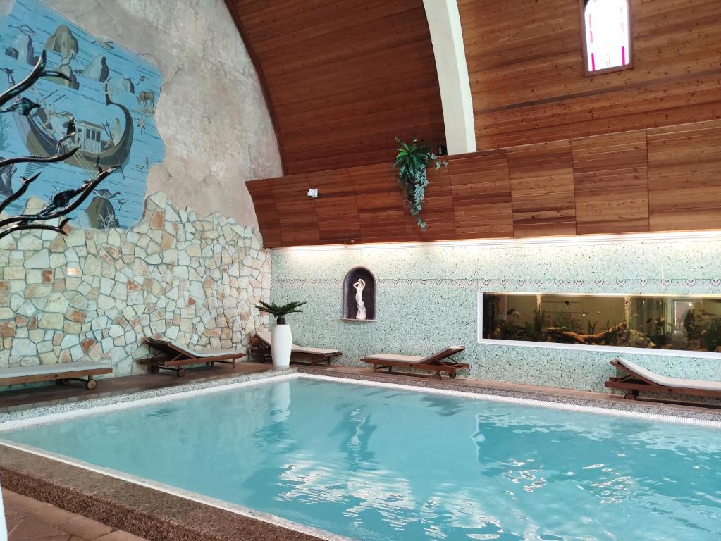 Bazén v ubytovaní Spa Residence Carbona EmDoNa Luxury Apartment alebo v jeho blízkosti