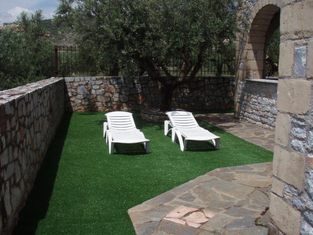 A garden outside Io