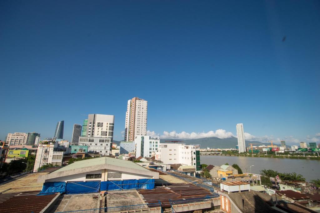 Nespecifikovaný výhled na destinaci Danang nebo výhled na město při pohledu z hotelu