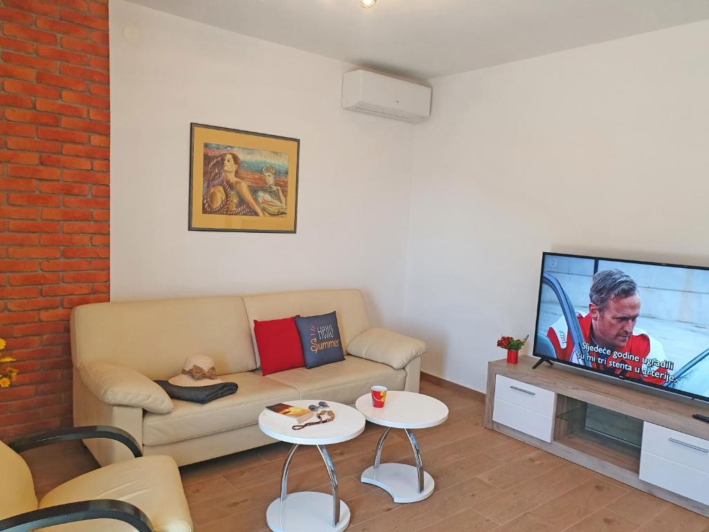 TV a/nebo společenská místnost v ubytování Holiday Home Gordana