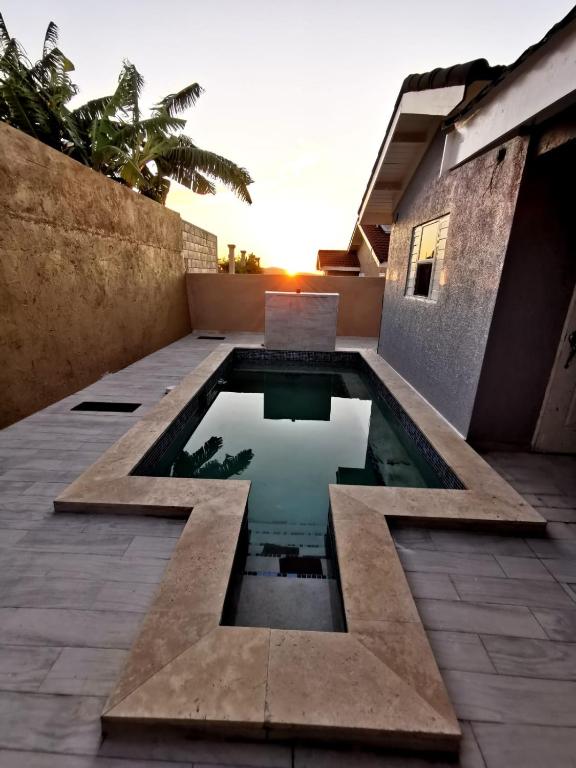 Bazén v ubytování Villa Maison de Soleil nebo v jeho okolí