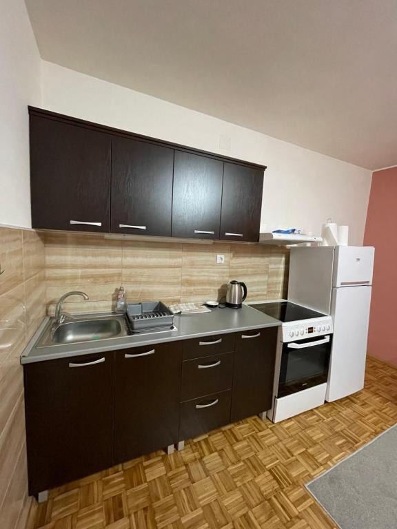 Cucina o angolo cottura di Apartman Prima Sombor