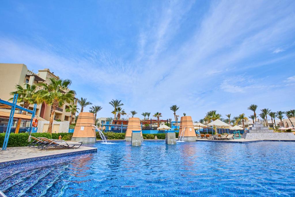 Bazén v ubytování Pickalbatros Sands Port Ghalib nebo v jeho okolí