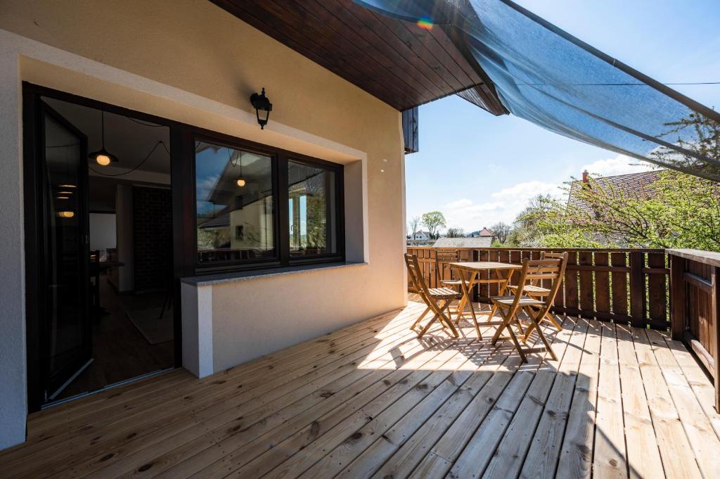 Balkón nebo terasa v ubytování GrosAlp apartments