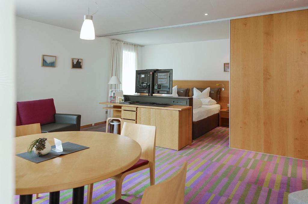 Kuchyň nebo kuchyňský kout v ubytování Quality Hosts Arlberg - Hotel ANTON