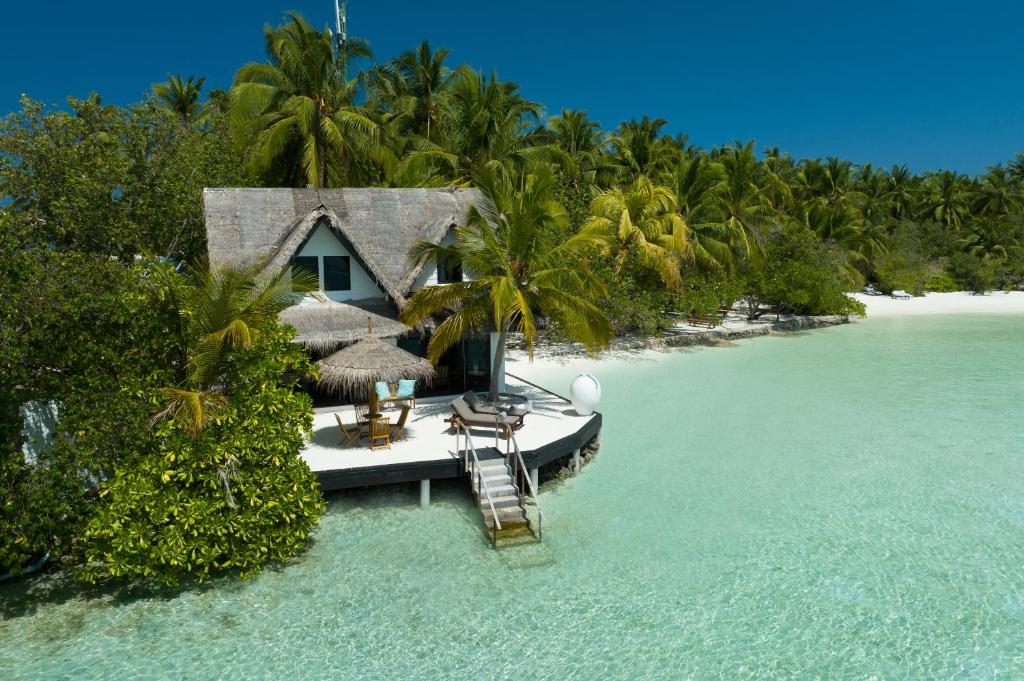 Rihiveli Maldives Resort, Mahaanaelhihuraa, Maldives - Booking.com