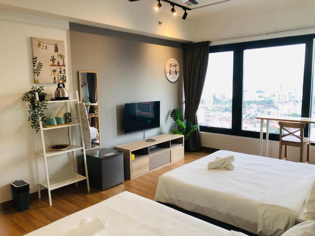 Tropicana 218 Macalister Netflix Unit by Blue Sky Holidays - 