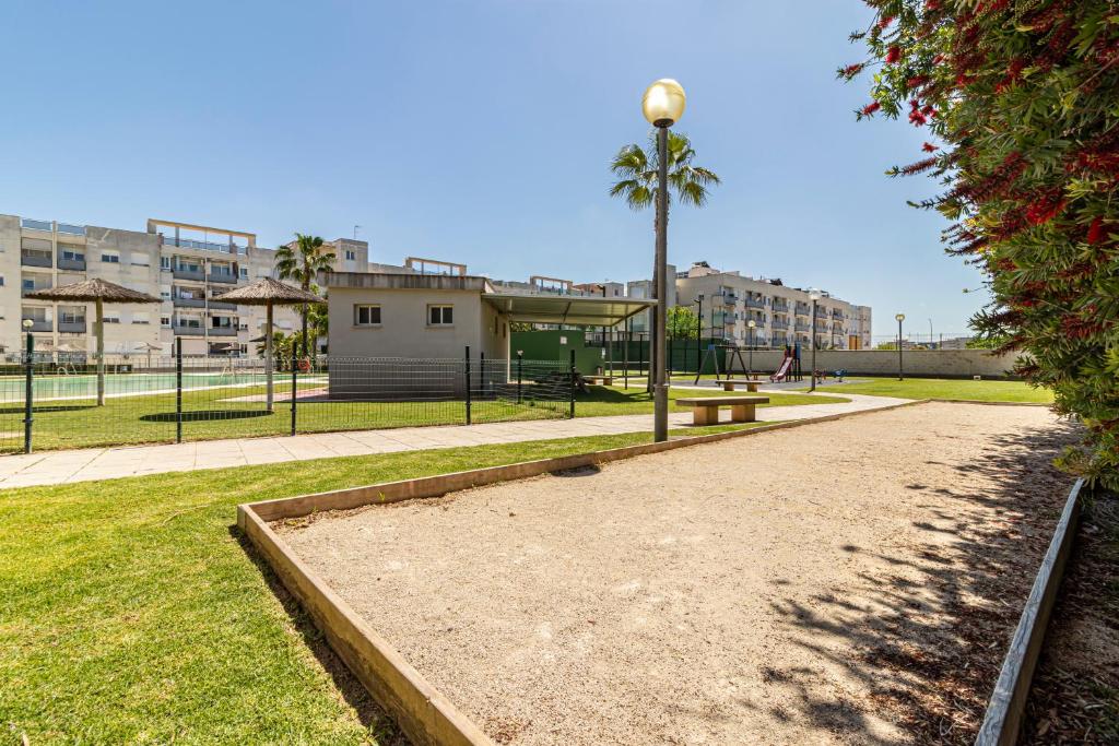 Zahrada ubytování Allo Apartments Europa I Parking Piscina Padel 3 Habitaciones