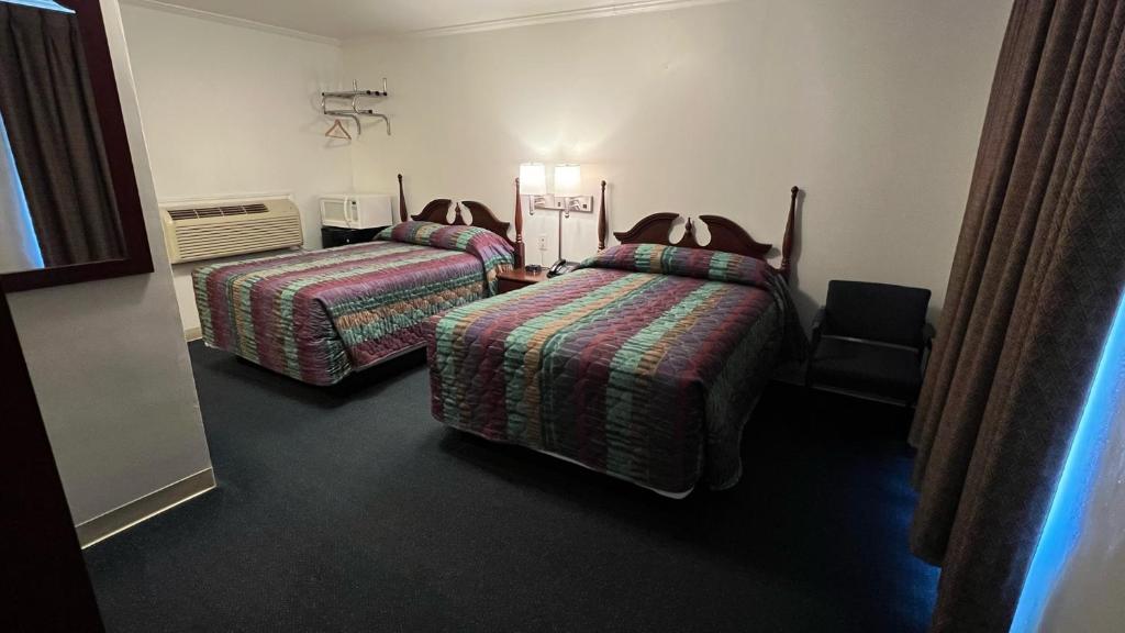 Four Oaks Lodging photo