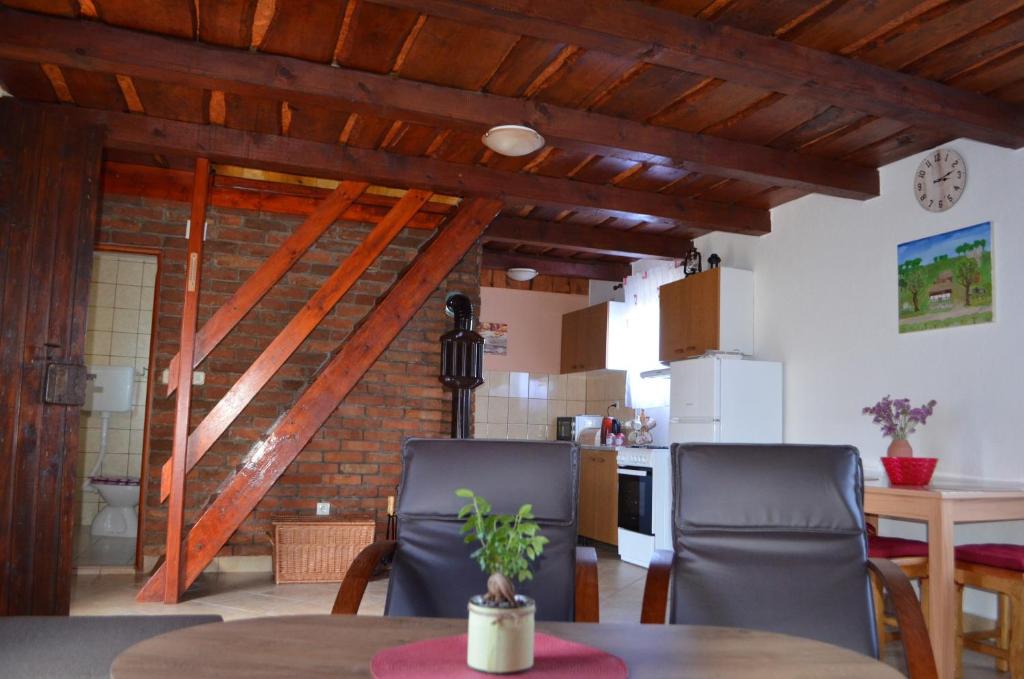 Posedenie v ubytovaní Kuća za odmor Paćan