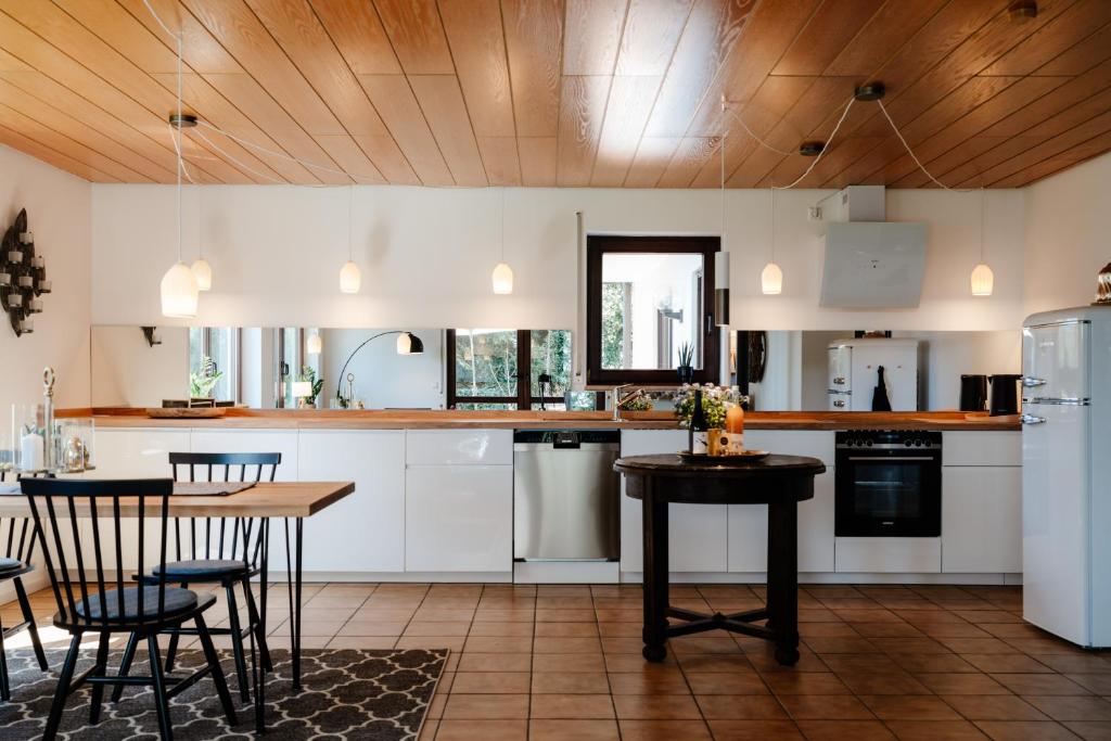 Una cocina o kitchenette en Ferienwohnung Ruhestifter