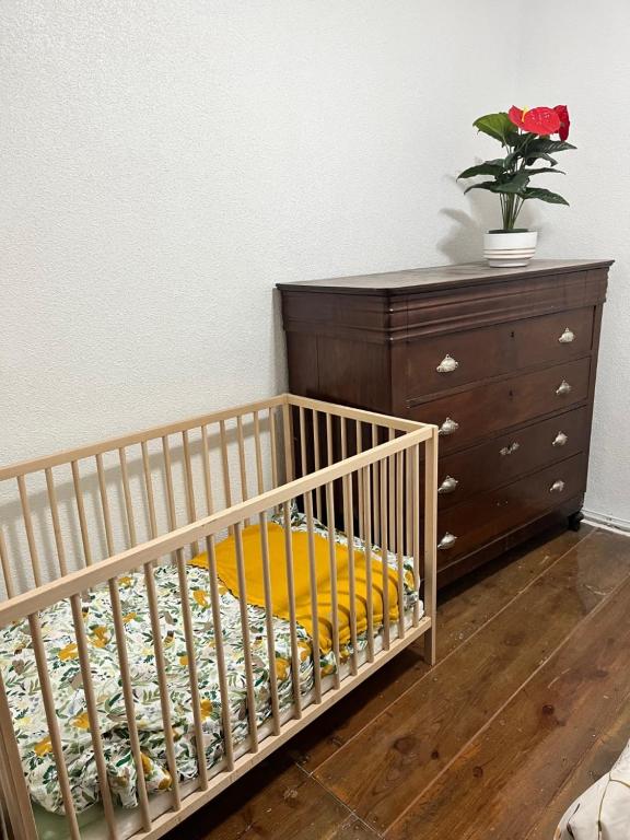 Posteľ alebo postele v izbe v ubytovaní Casa Santa María 2 con jardín y barbacoa